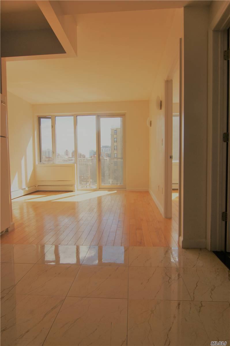 136-21 Latimer Pl - Photo 1