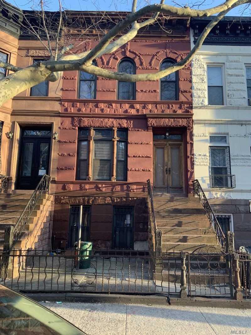 554 Putnam Ave - Photo 1