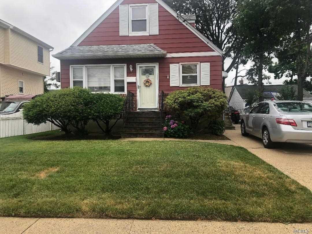 24 Copiague St - Photo 1