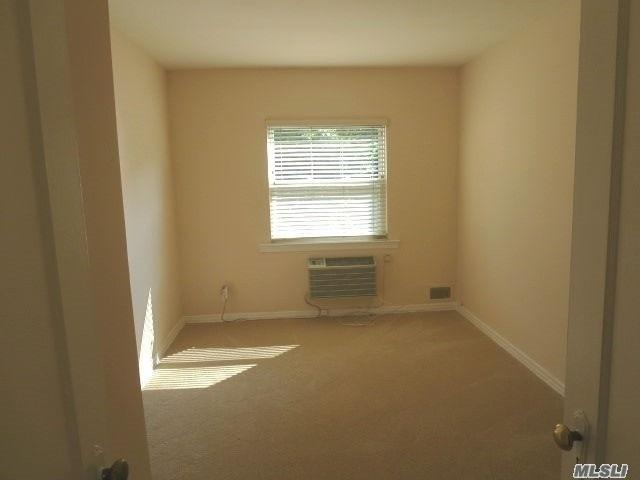 75-05 197 St - Photo 1