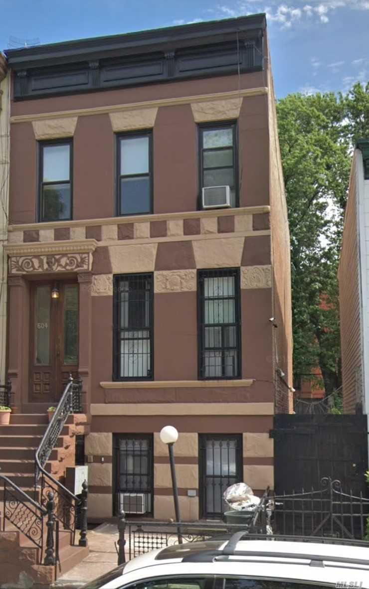 604 Halsey St - Photo 1