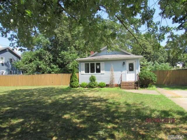 2165 Sycamore Ave - Photo 1