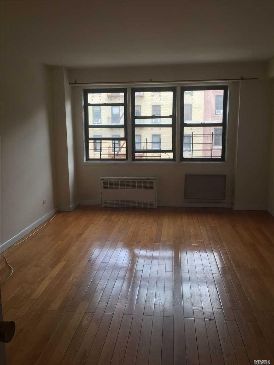 579 215 St - Photo 1