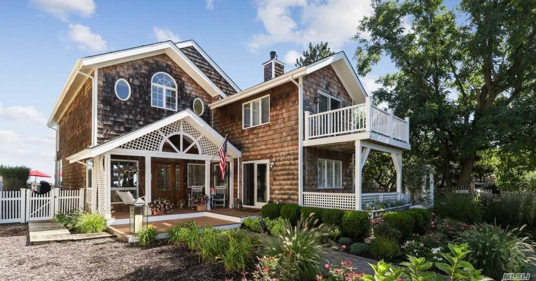 150 Asharoken Ave - Photo 1