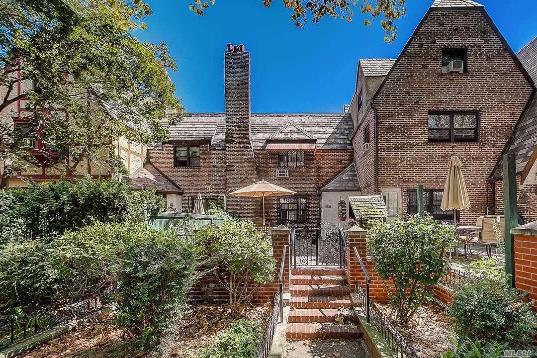 33-33 70th St - Photo 1