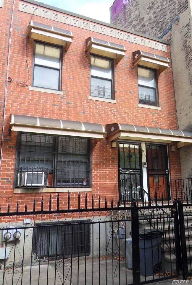673 Quincy St - Photo 1