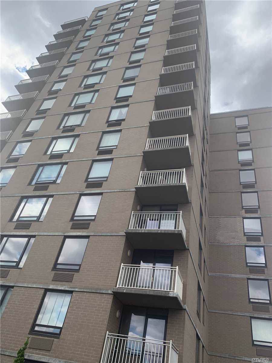 116-24 Grosvenor Ln - Photo 1