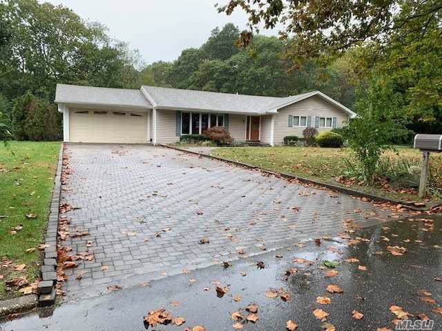 3 Grayon Dr - Photo 1