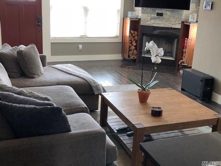 261 Hudson St - Photo 1