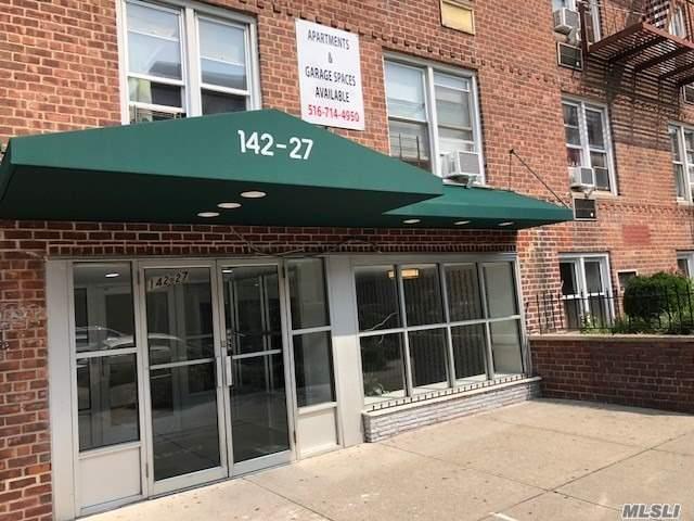 142-27 Barclay Ave - Photo 1