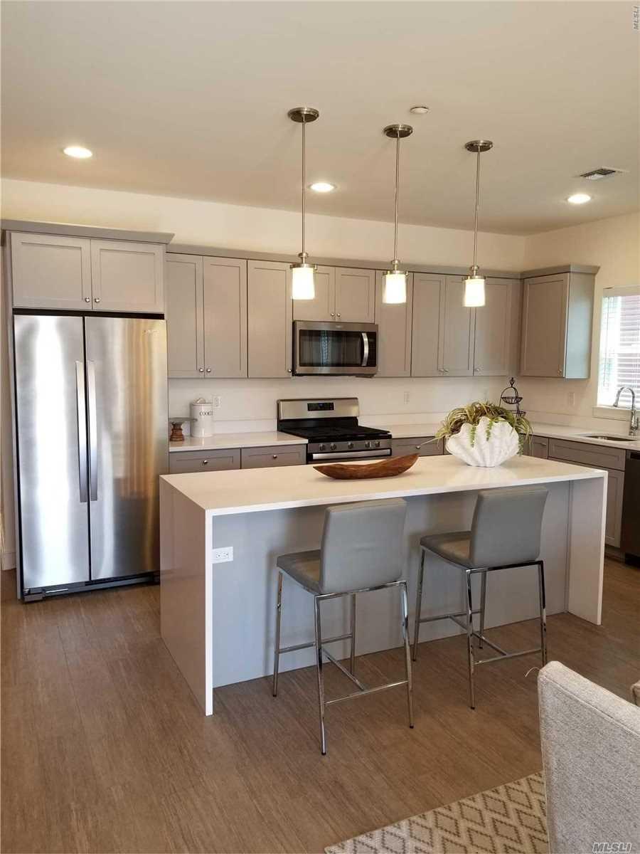 5 Park Drive N - Photo 1