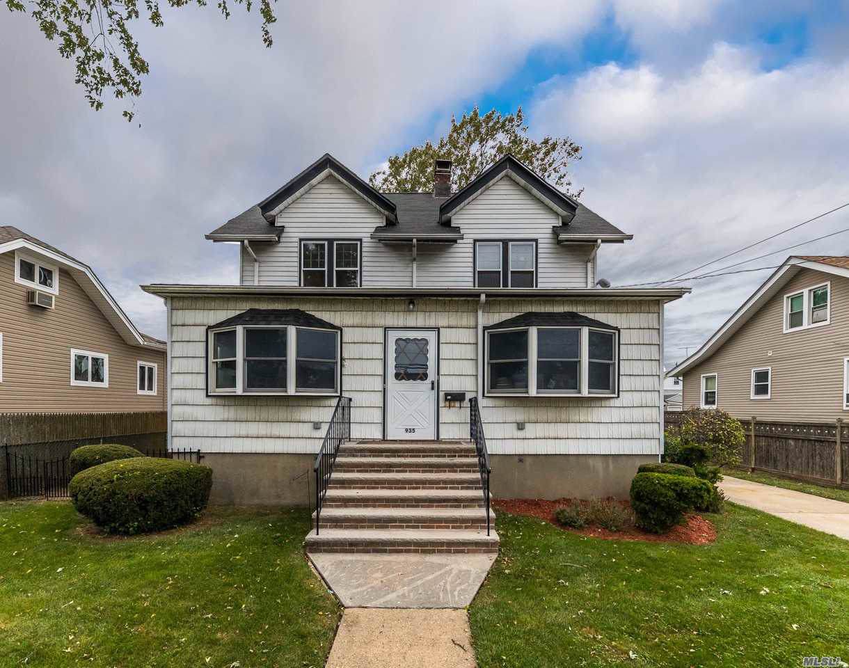 935 Hayes St - Photo 1