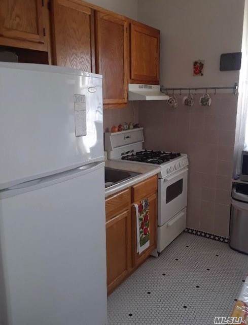 705 41 St - Photo 1