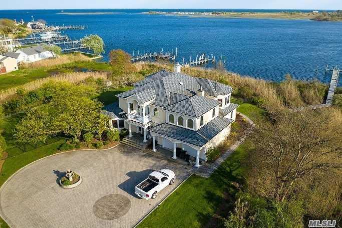 568 Shore Dr - Photo 1