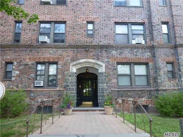 141 Woodmere Blvd - Photo 1
