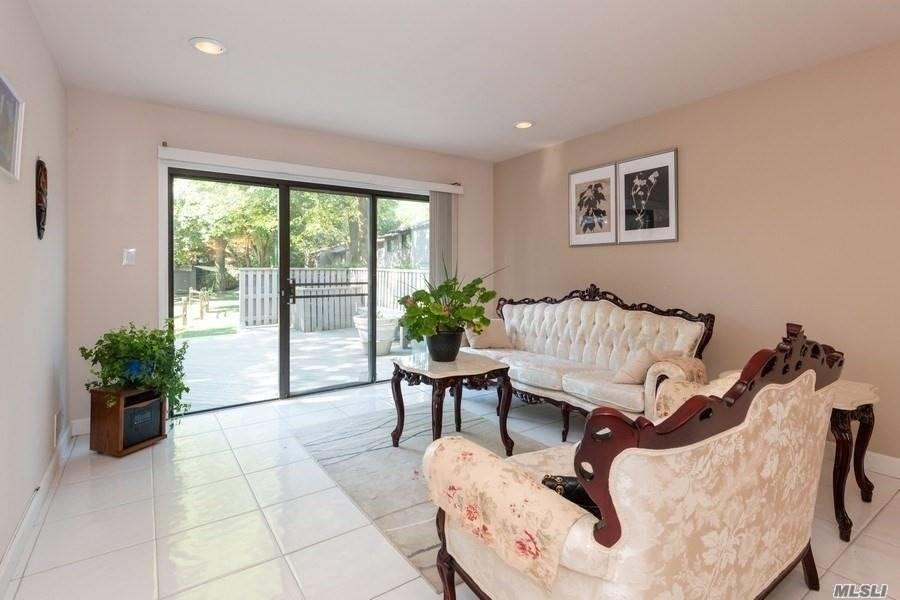 49 Carriage House Dr - Photo 1