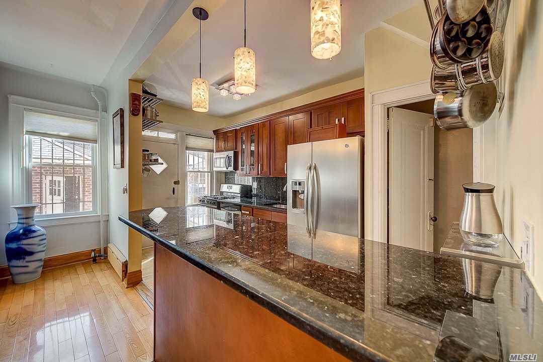 34-15 91st St - Photo 1