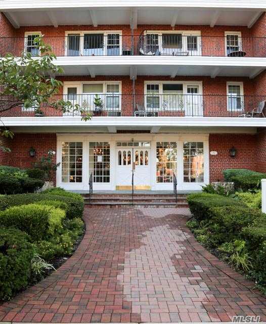 70 Grove St - Photo 1