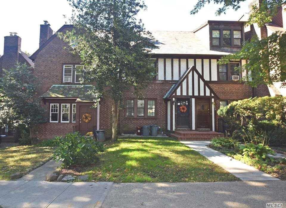 82-20 Austin St - Photo 1