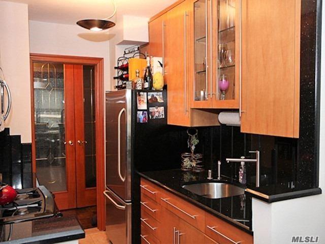 18-05 215 St - Photo 1