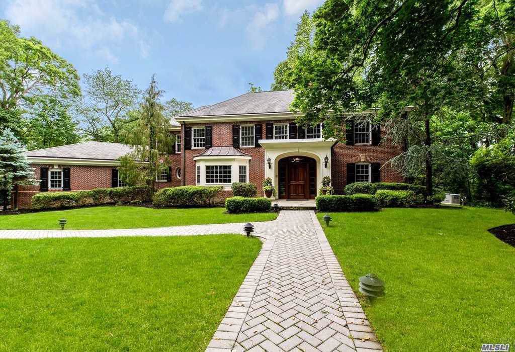 40 Dogwood Ave - Photo 1