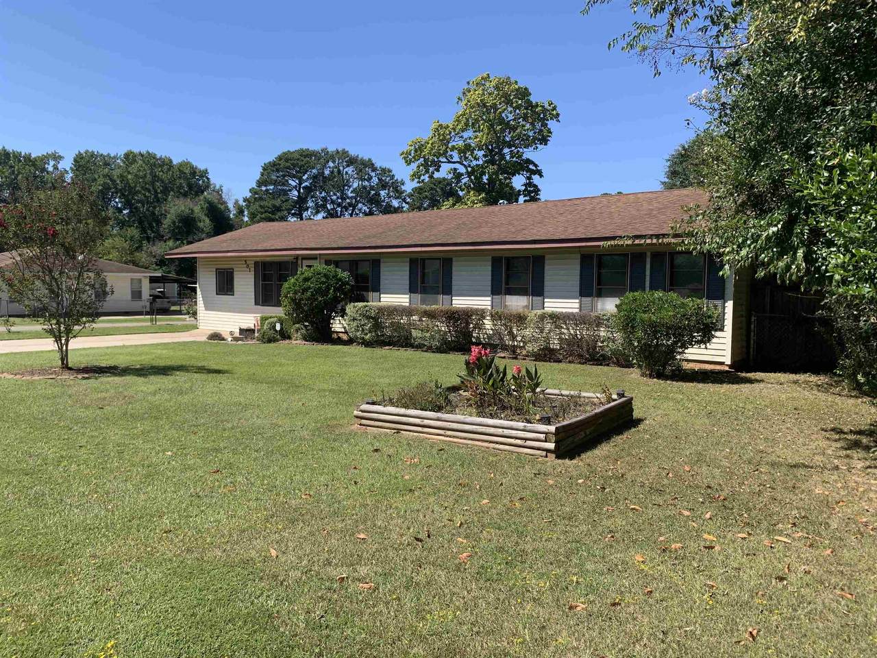 501 Benita - Photo 1