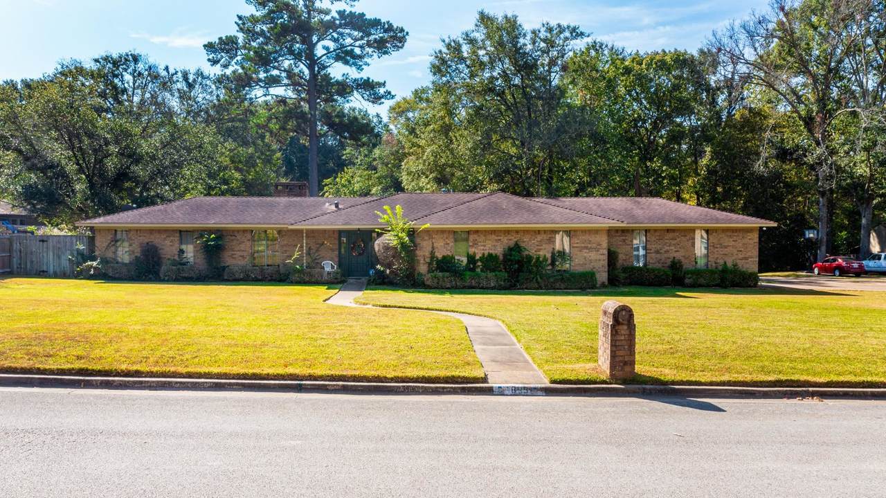 605 Pine Street - Photo 1