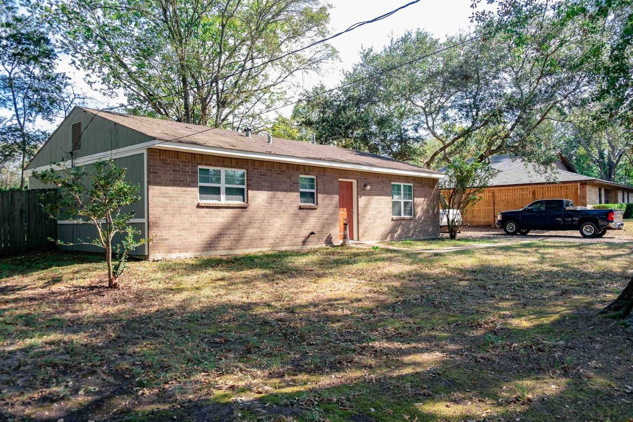 202 Bostick - Photo 1