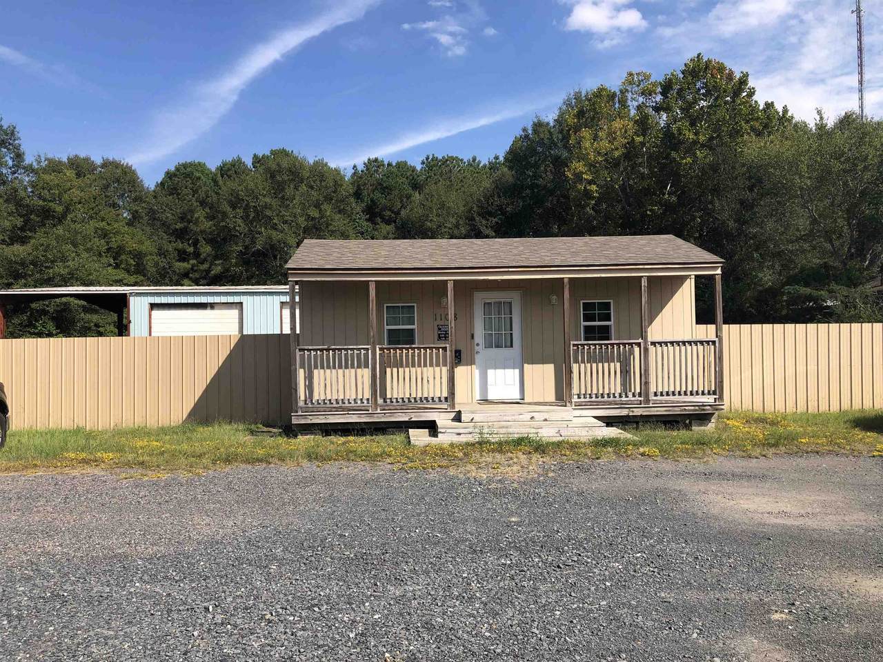 1108 Louise St. - Photo 1