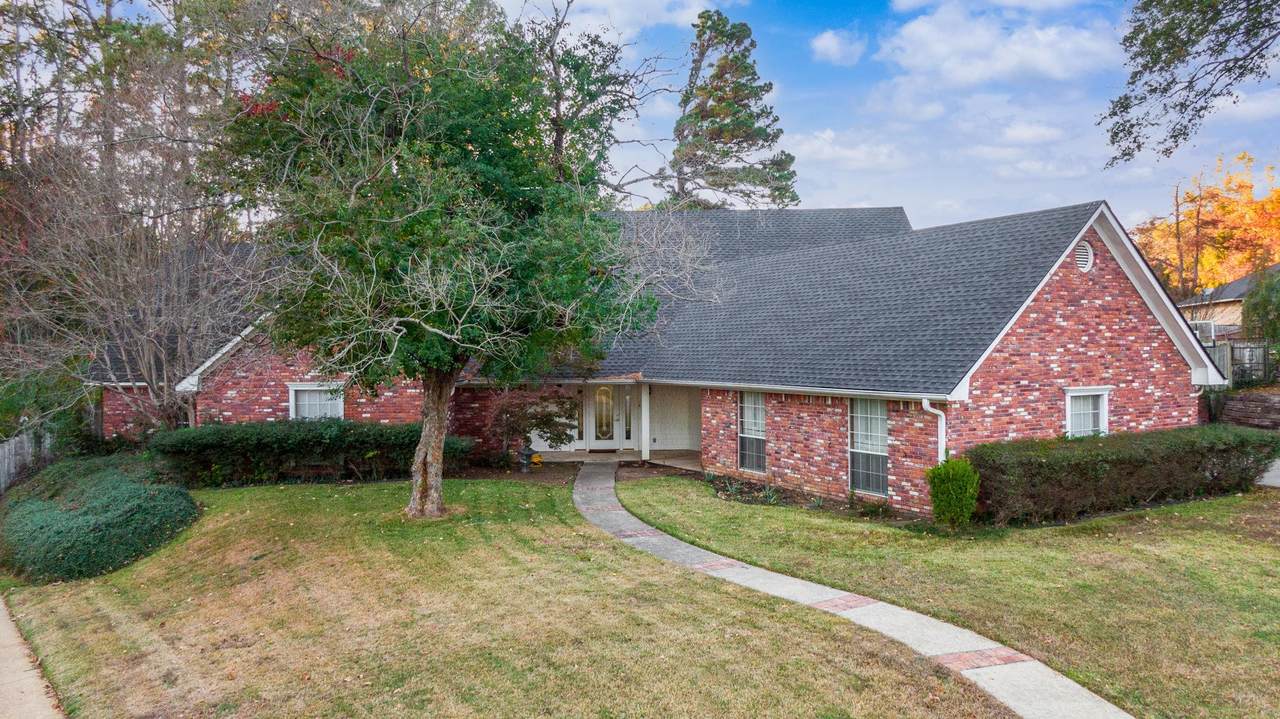 1405 Wisteria Lane - Photo 1