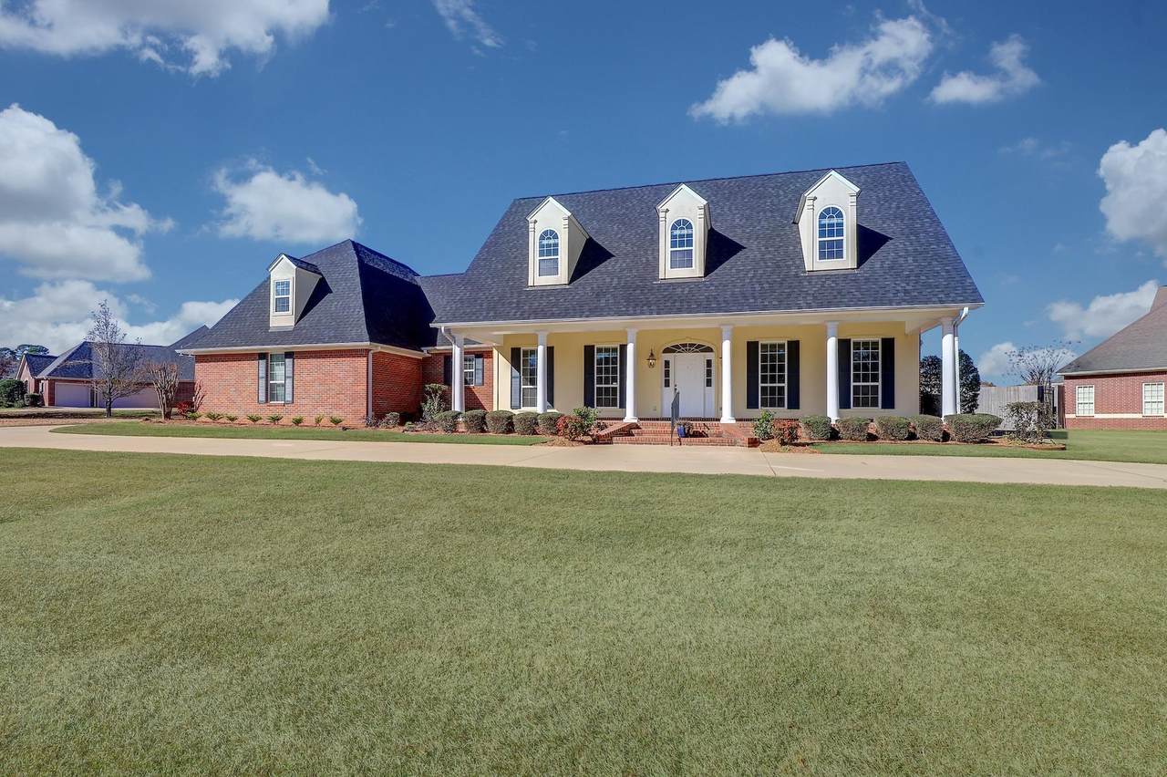 6601 Springwood Cir - Photo 1