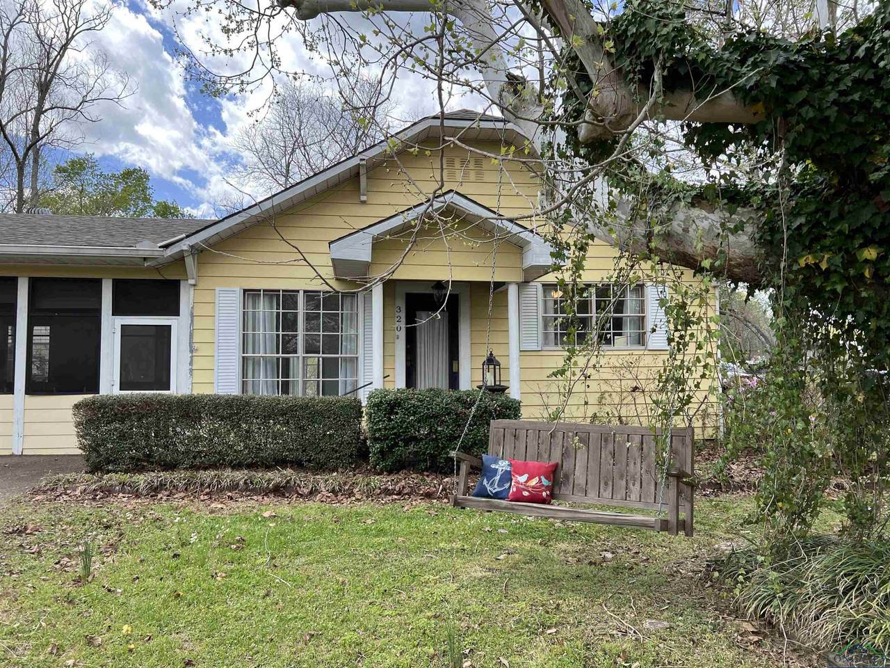 320 Texas Ave - Photo 1