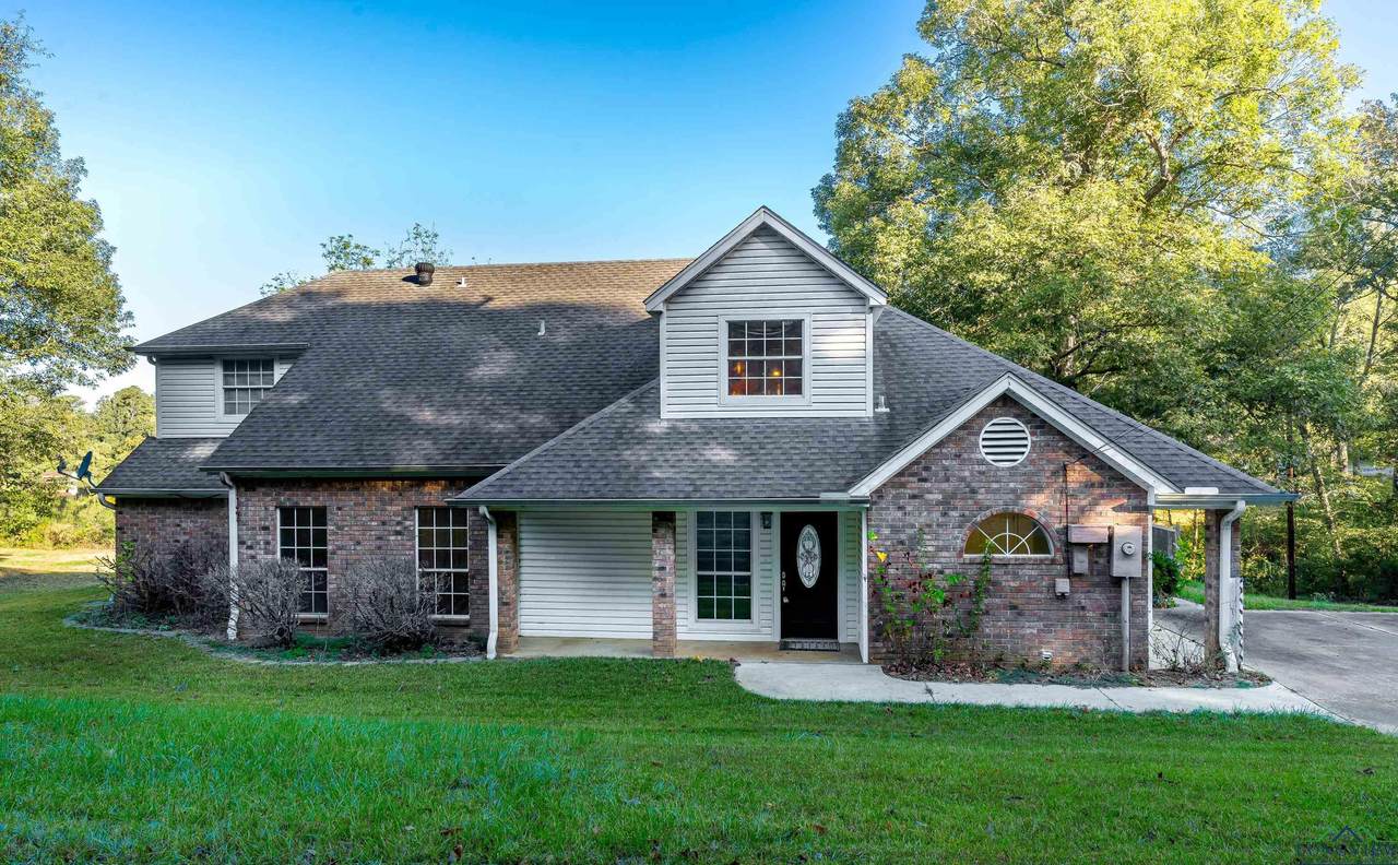 711 Lake Devernia - Photo 1