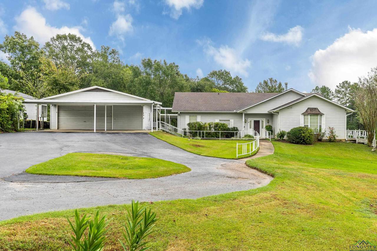 328 Lake Devernia - Photo 1