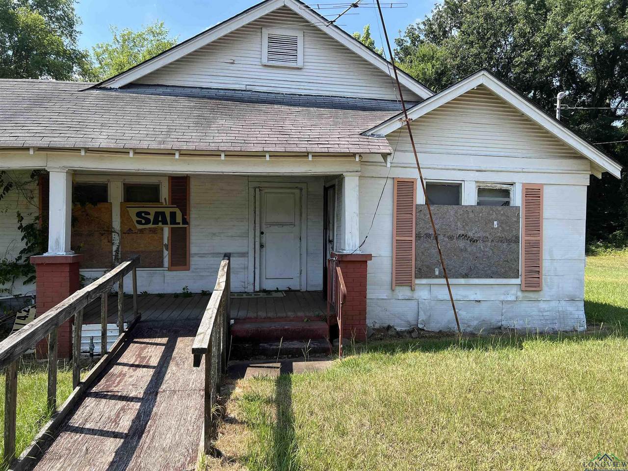 2908 Grand Ave - Photo 1