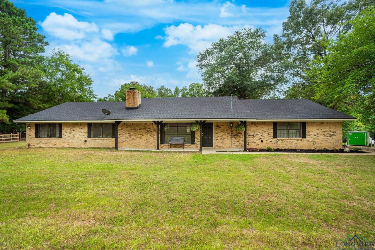836 Private Road 3456 - Photo 1