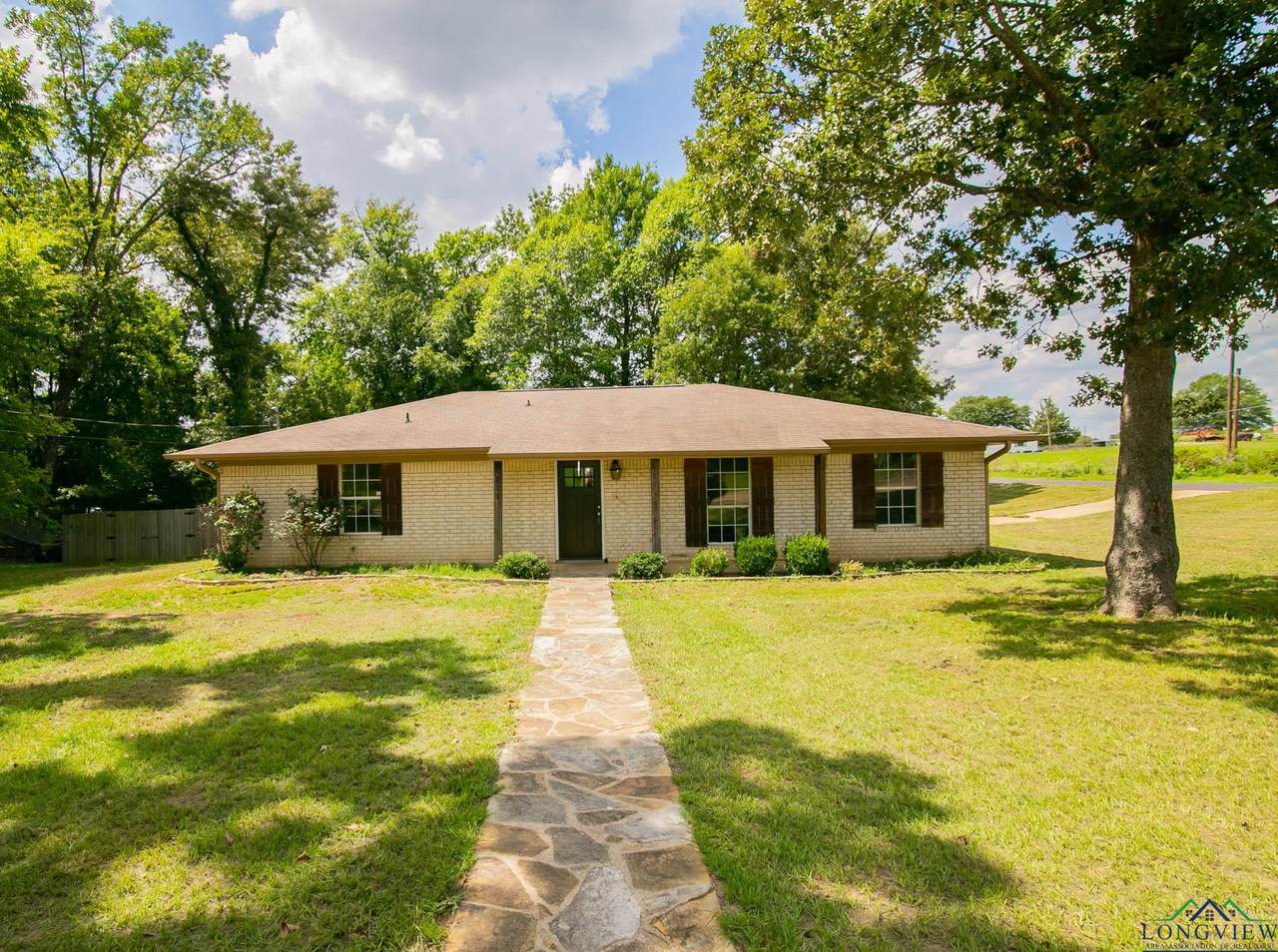 111 Robyn Ln. - Photo 1