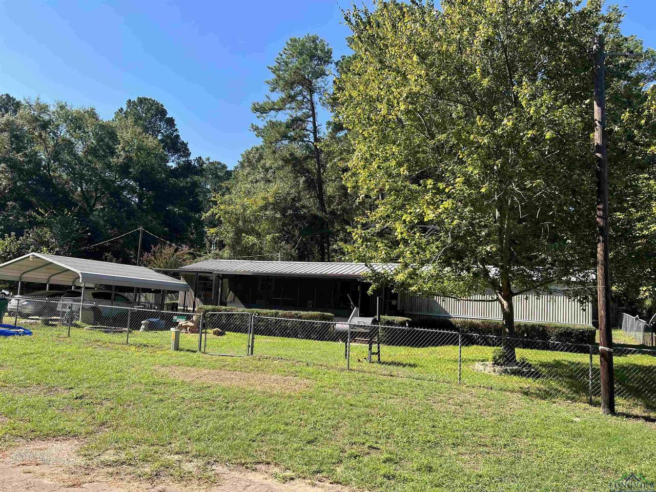 105 Peacock Drive - Photo 1