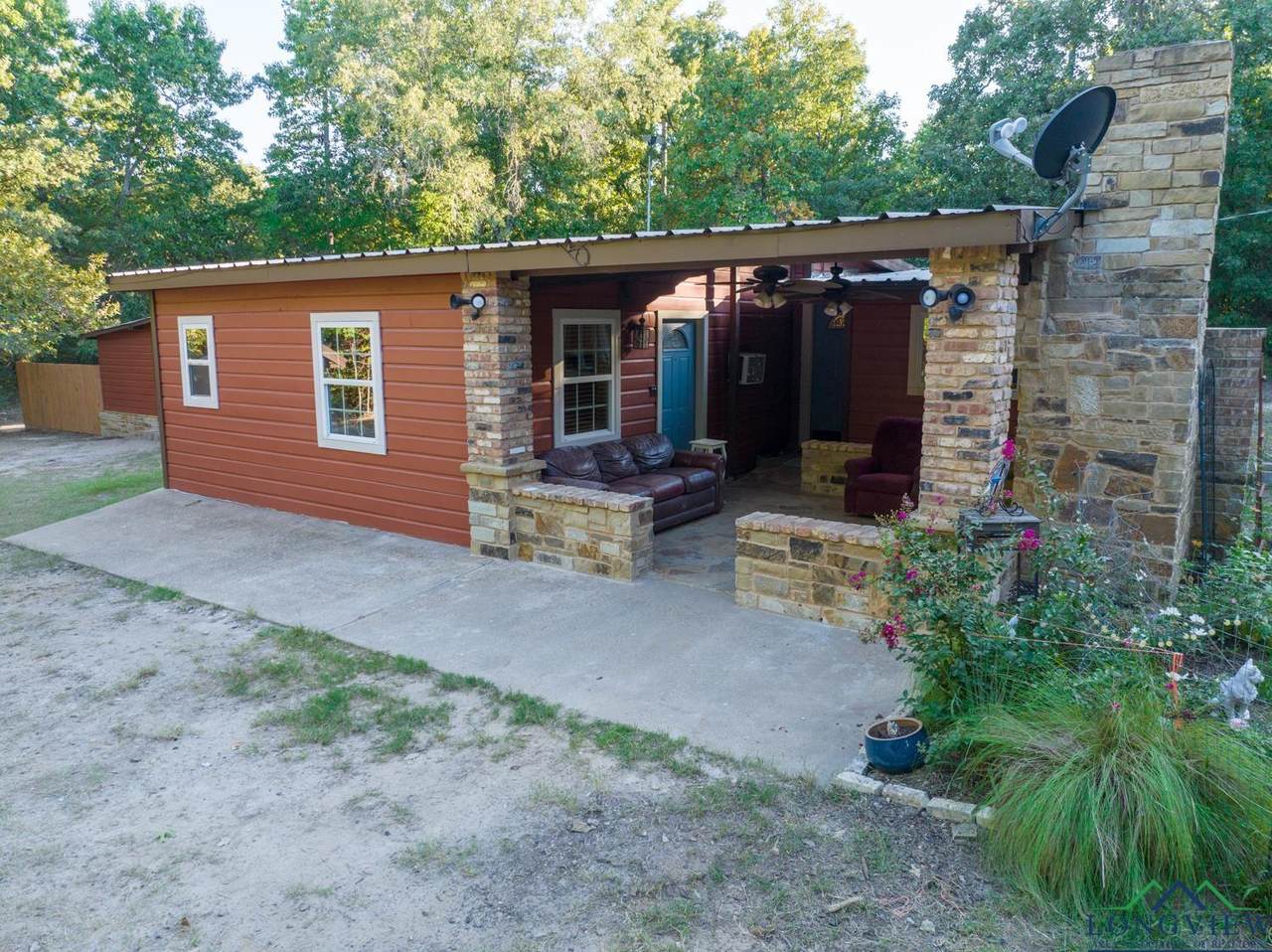 261 Fm 2869 - Photo 1