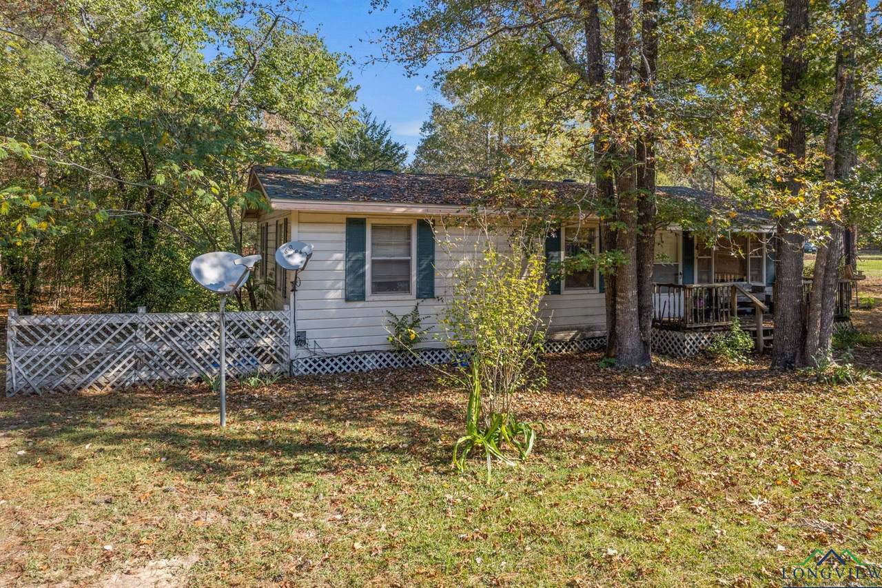 240 Private Road 8706 - Photo 1