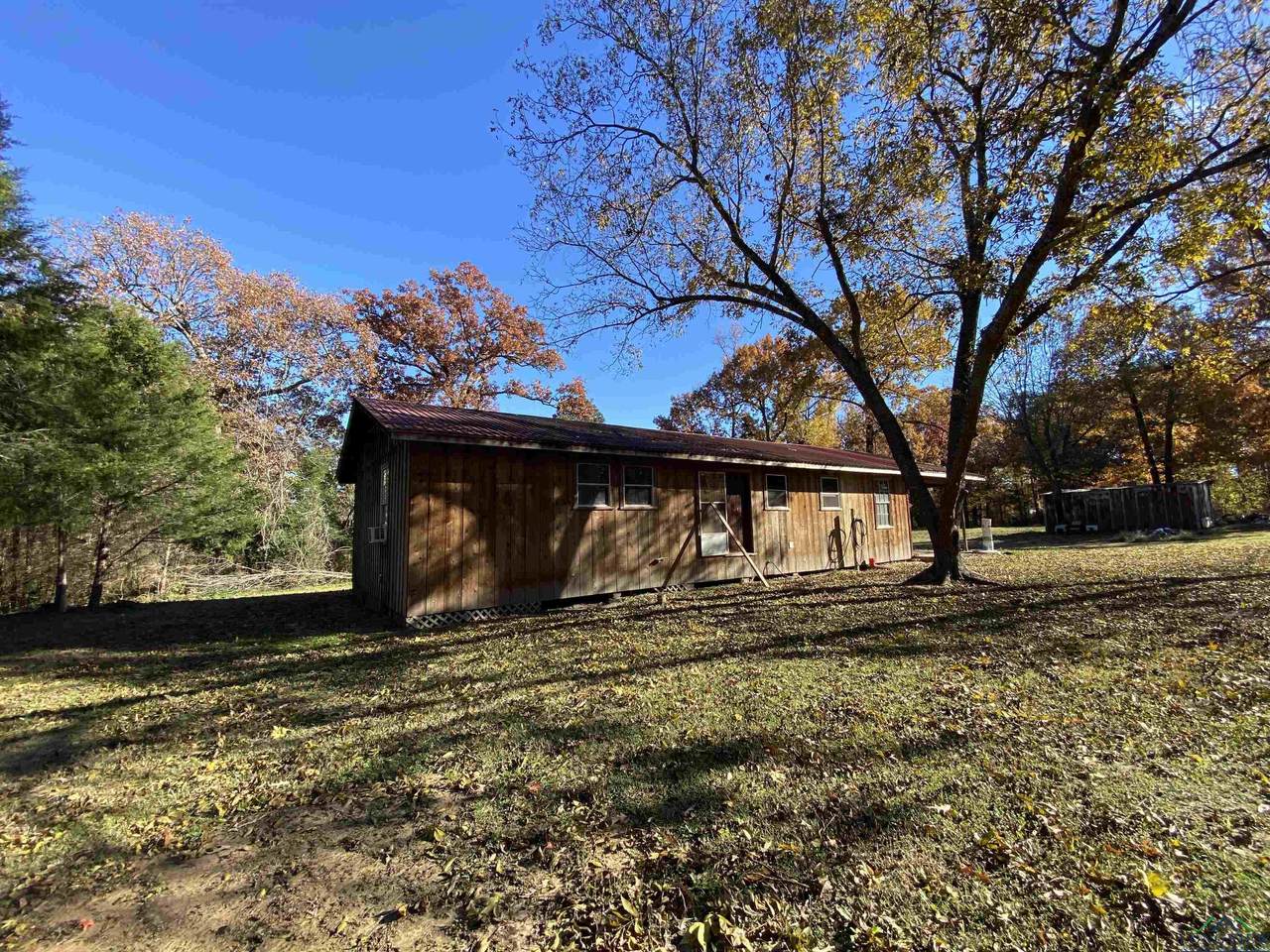 111 Private Road 3395 - Photo 1