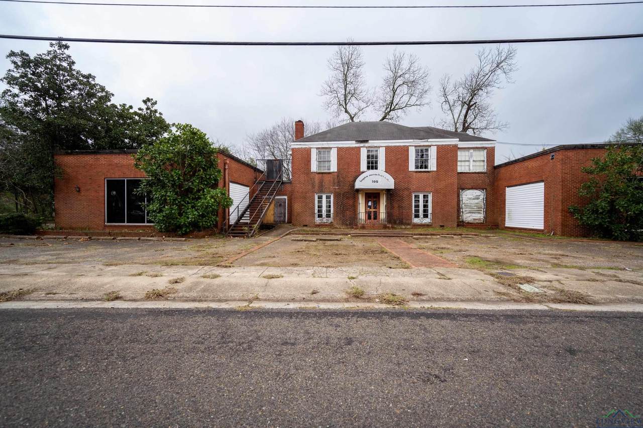 102 W College St - Photo 1