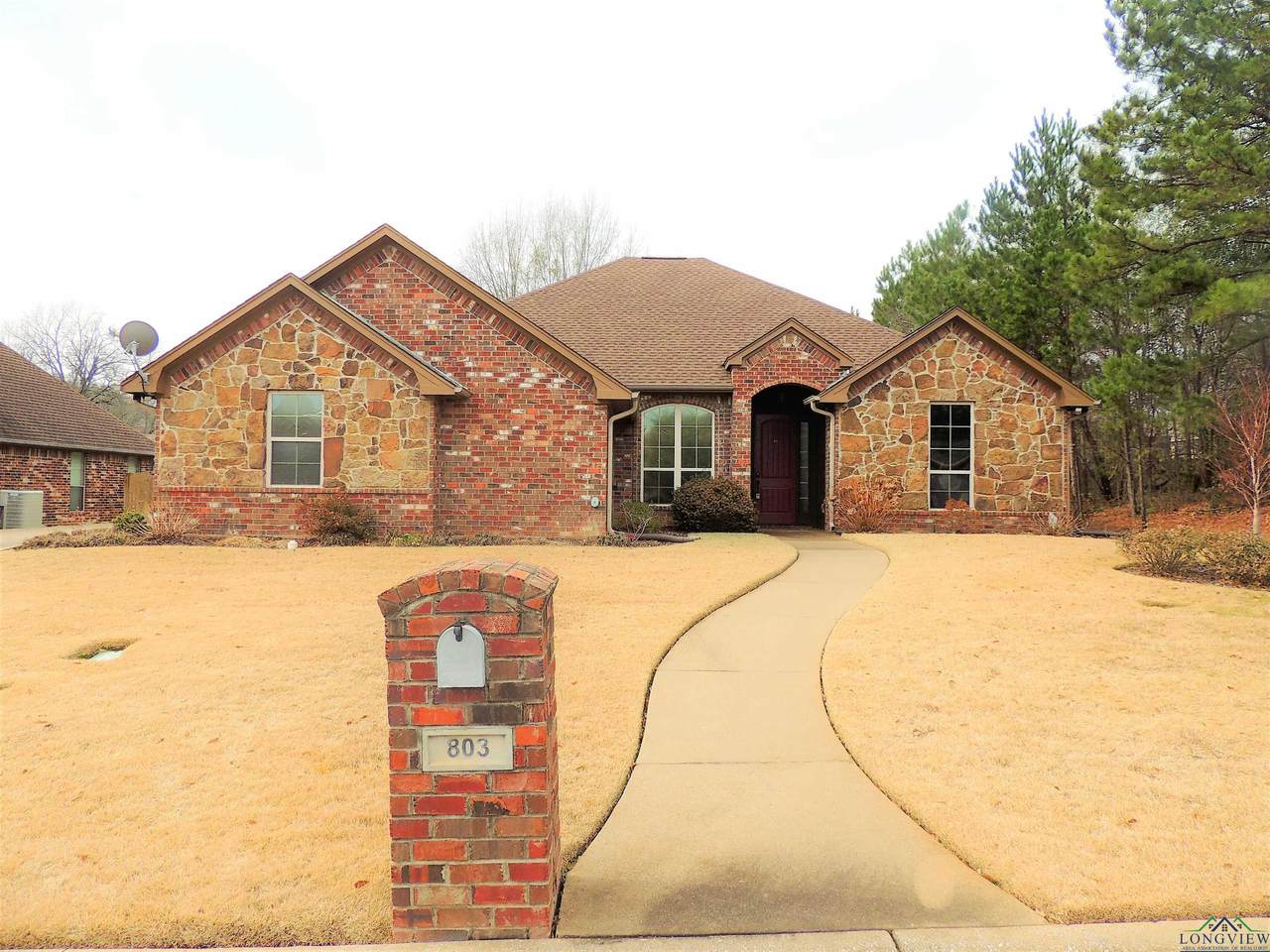 803 Woodridge Circle - Photo 1