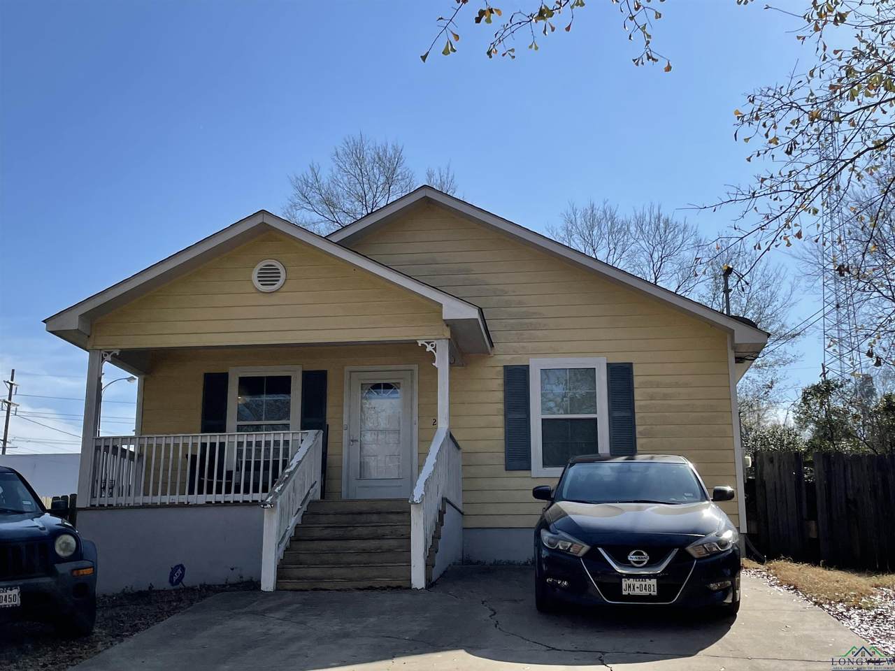 205 Lomond Ave - Photo 1