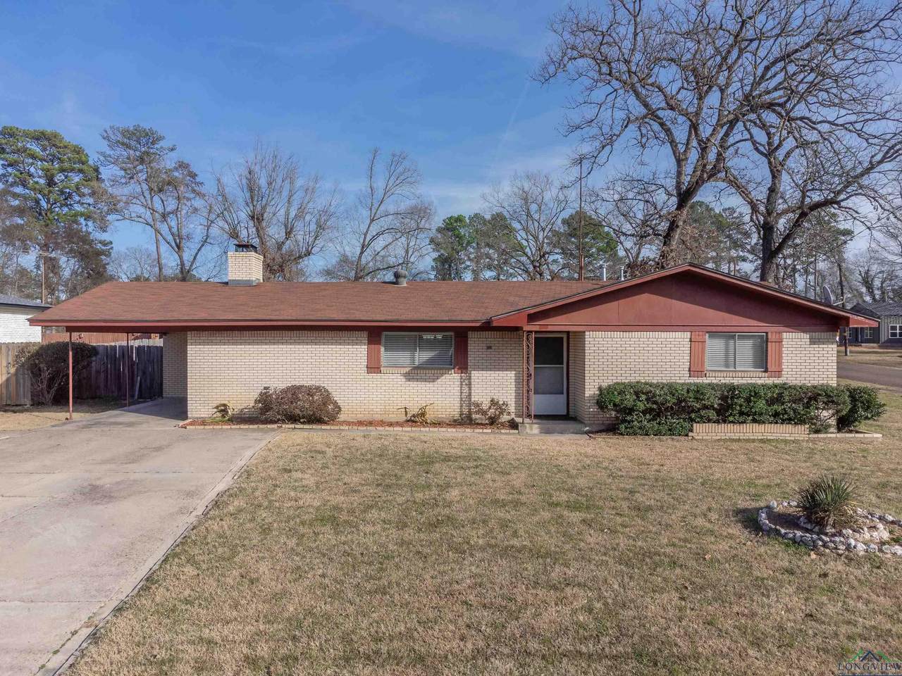 100 Crestwood Drive - Photo 1