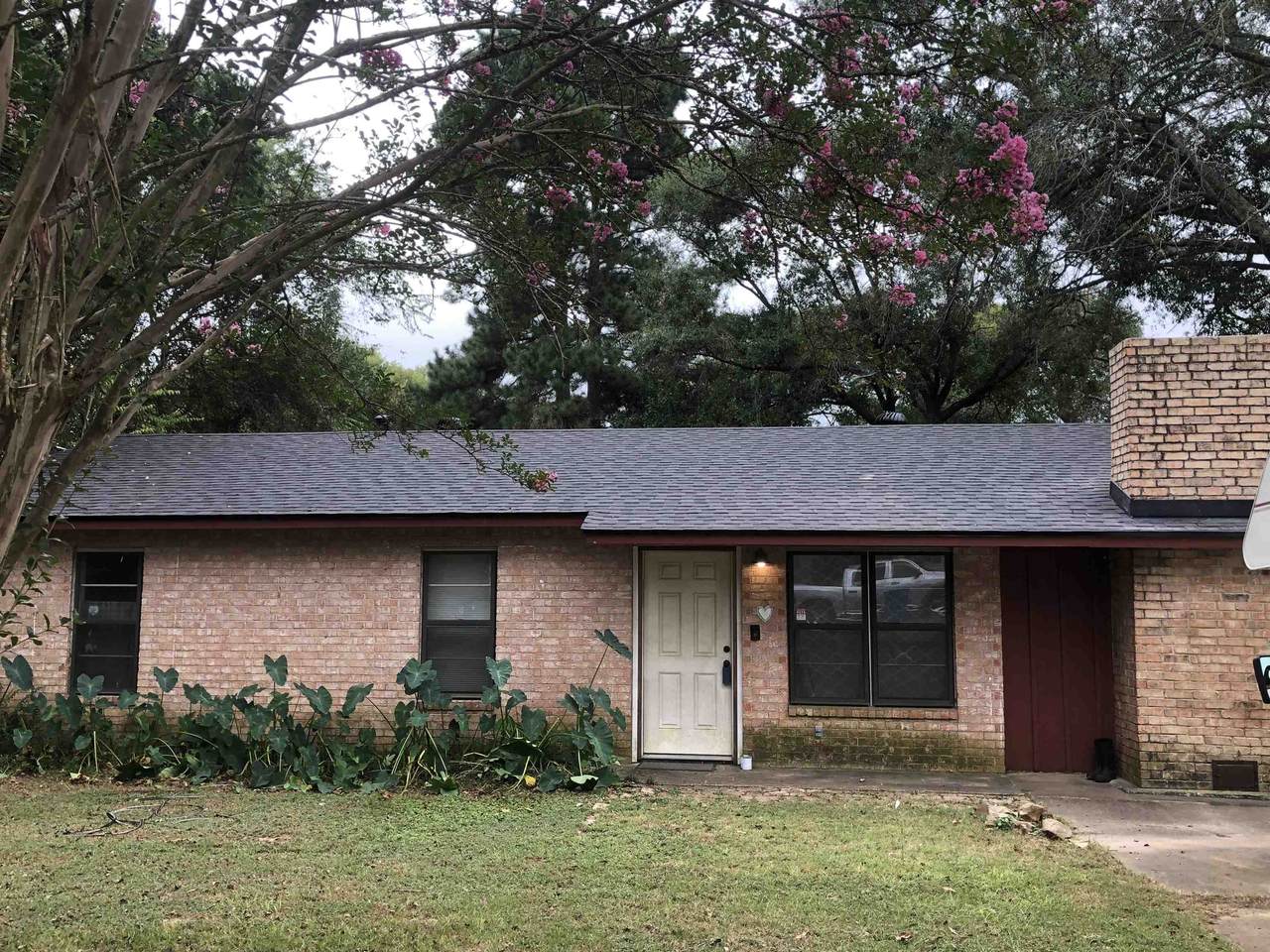 310 Fairview - Photo 1