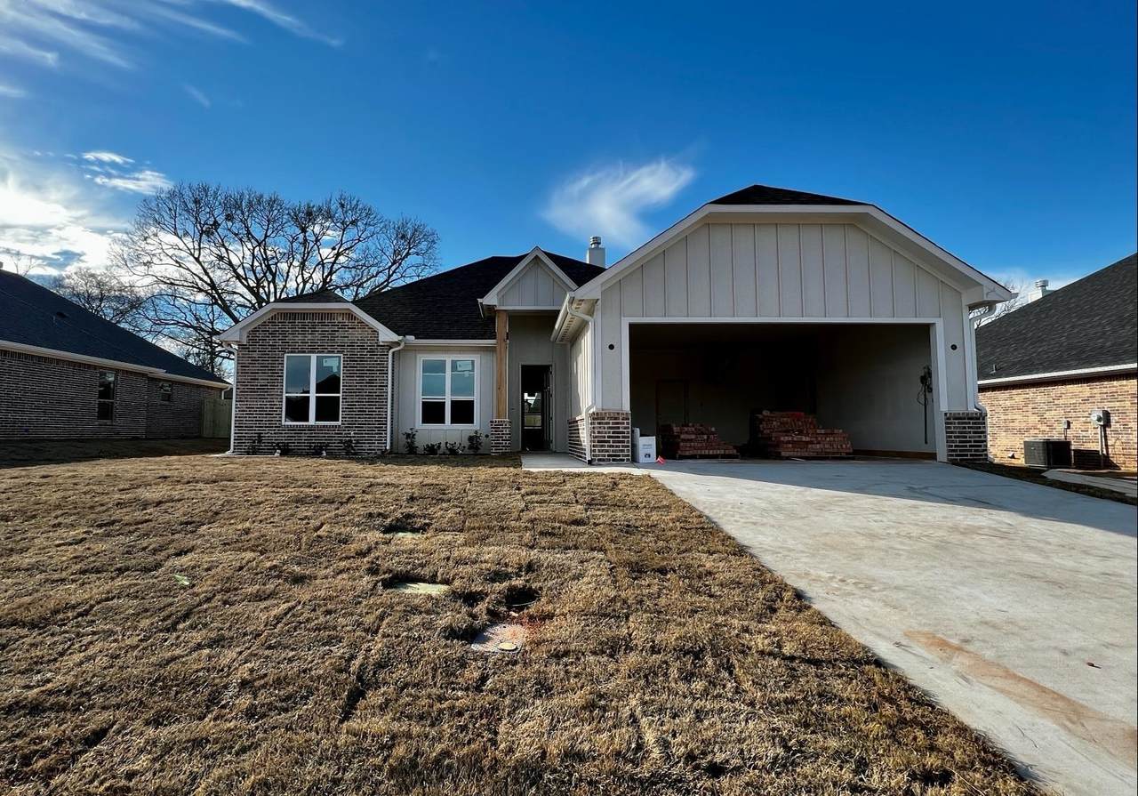 806 Black Bird Way - Photo 1