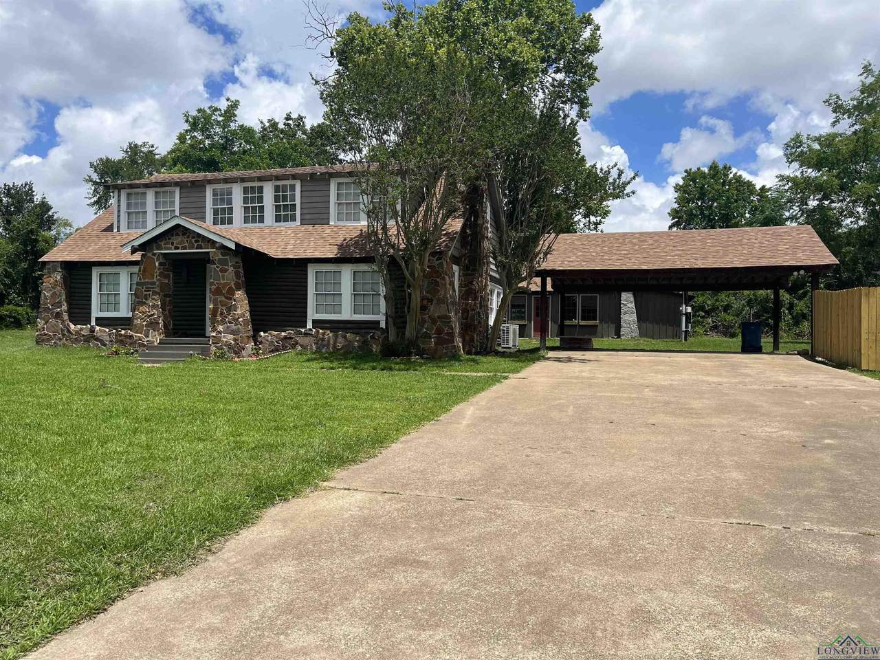 126 Pine St - Photo 1
