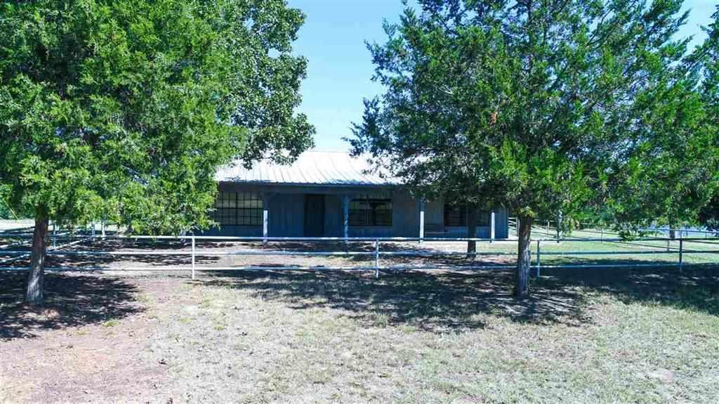 3735 Fm 2685 - Photo 1