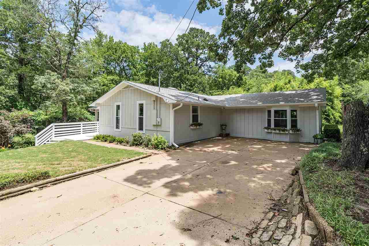123 Fairway Drive East - Photo 1